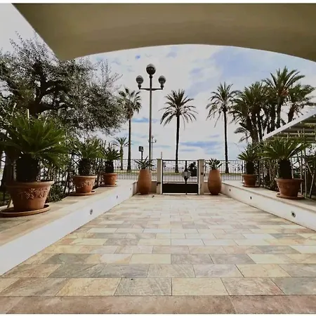 Апартаменты - Promenade Des Anglais - Climatise, 4 Pers Ницца